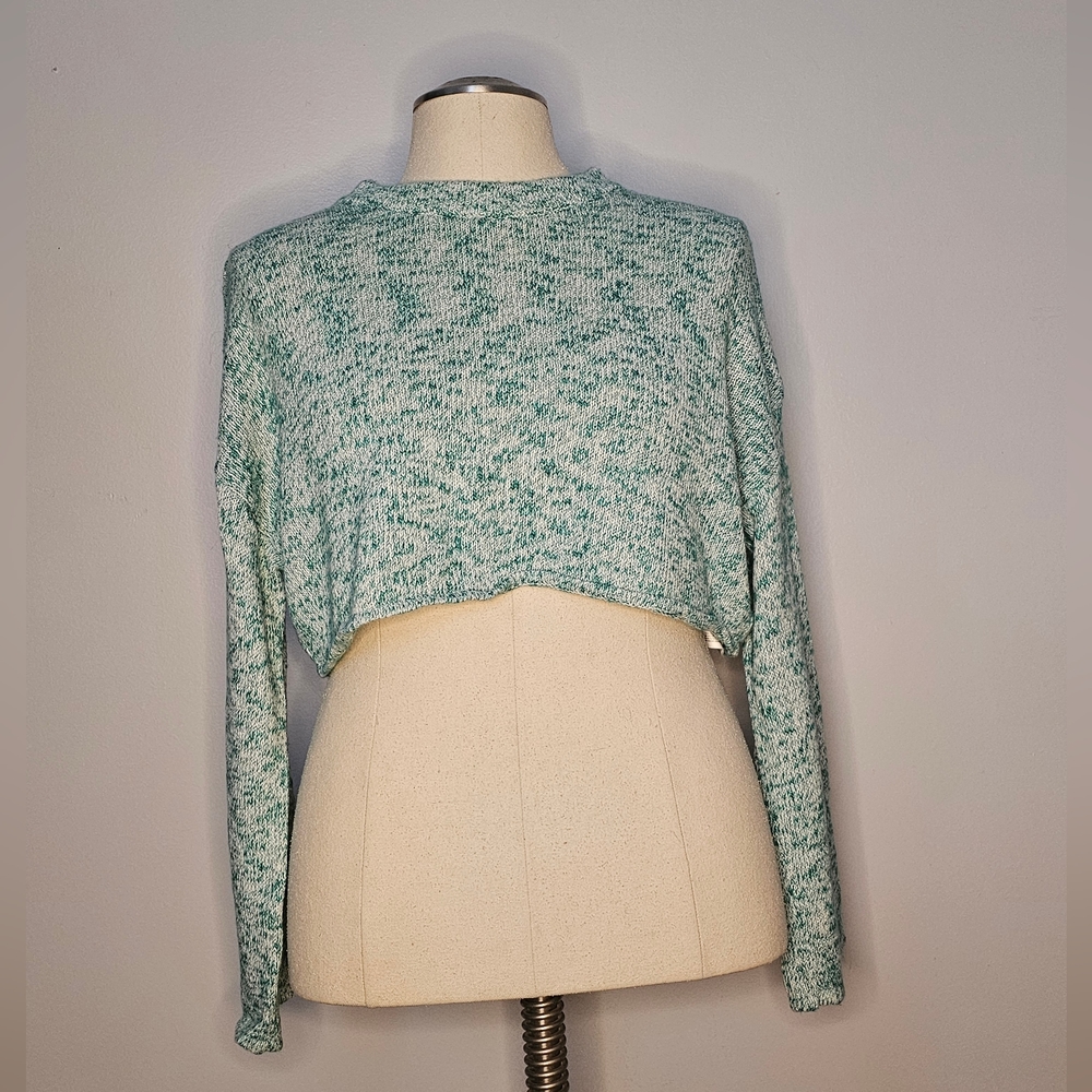 Cropped bell-sleeve dual tone sweater